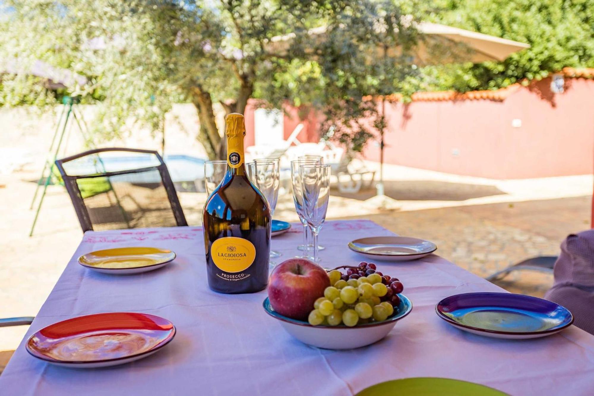 Holiday Home Pina Pula Exterior foto